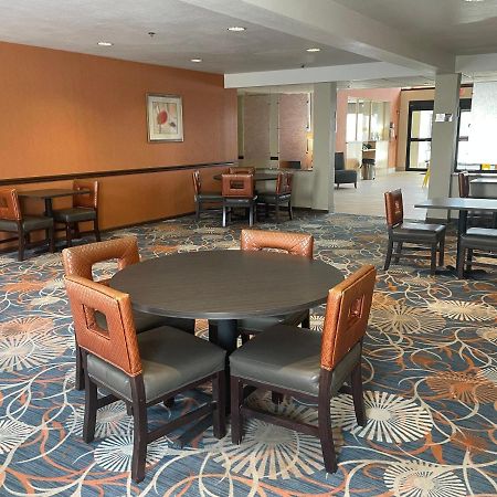 Spark By Hilton La Crosse Onalaska Buitenkant foto