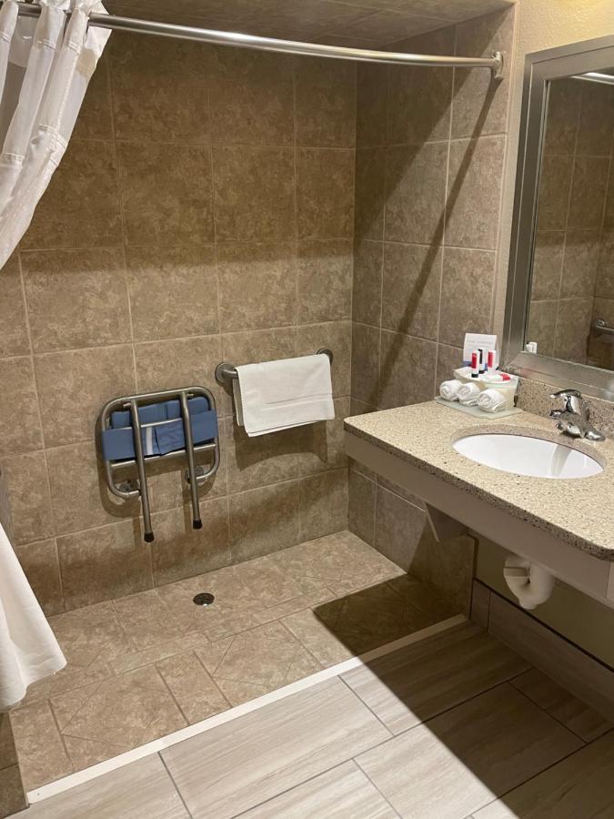 Spark By Hilton La Crosse Onalaska Buitenkant foto