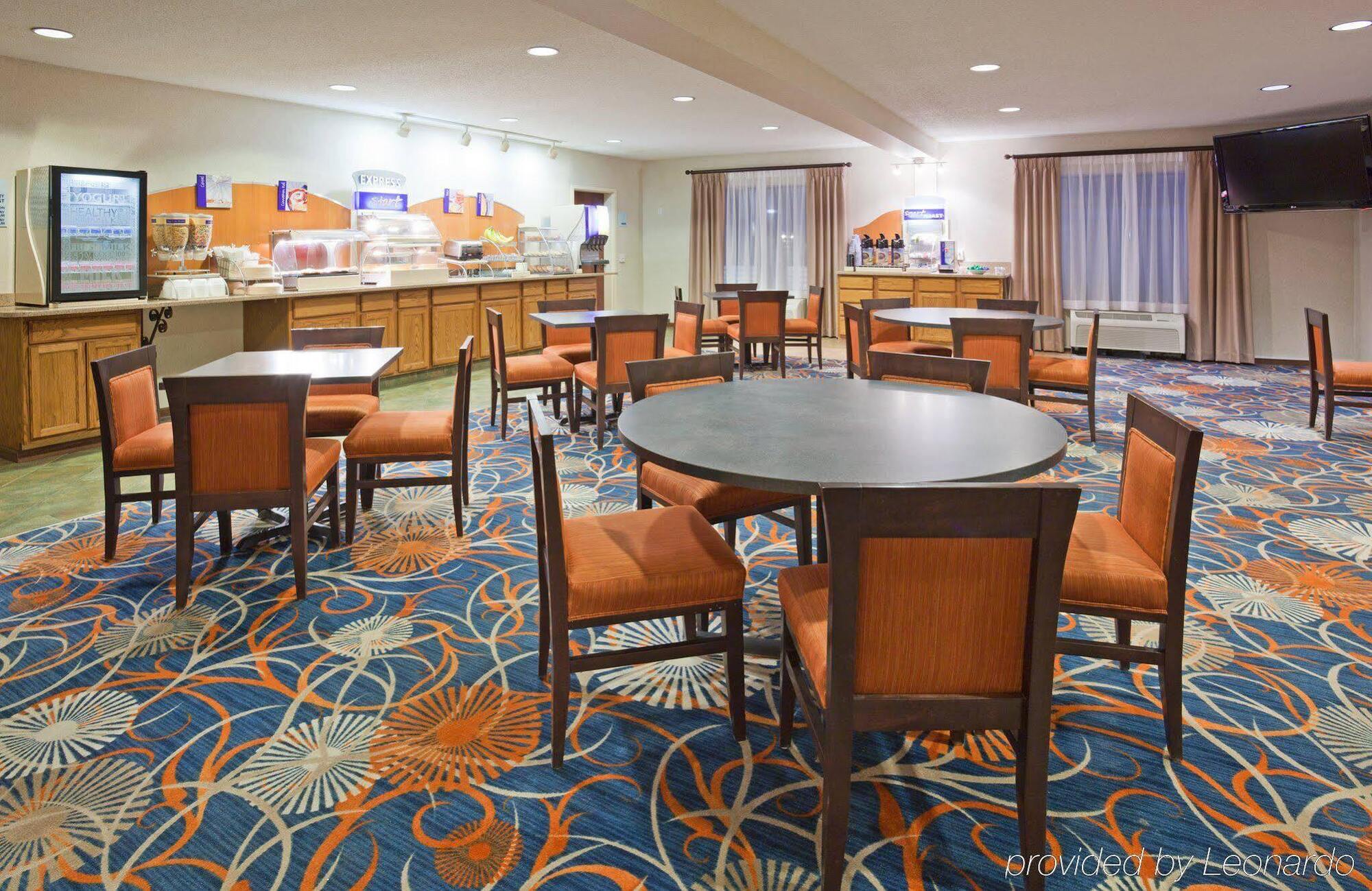 Stay Suites Formerly Known As Days Inn & Suites By Wyndham La Crosse-Onalaska Buitenkant foto